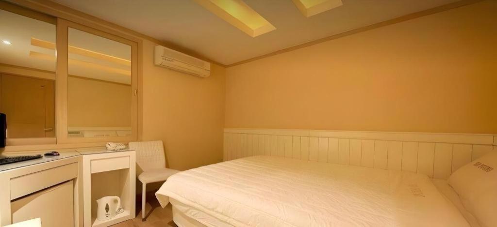 Sinyoung Motel Séoul Extérieur photo
