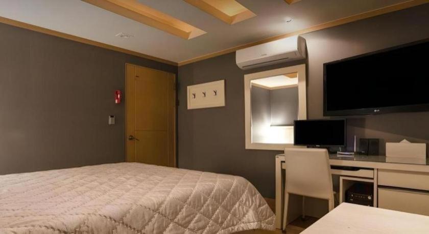 Sinyoung Motel Séoul Extérieur photo
