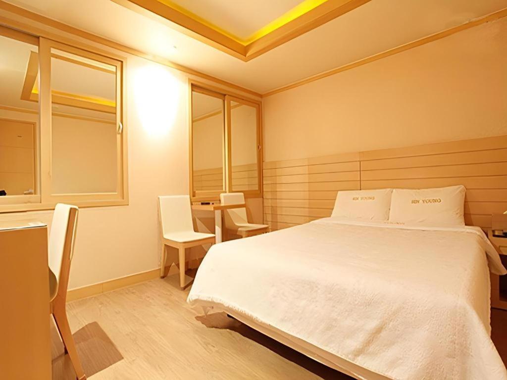 Sinyoung Motel Séoul Extérieur photo