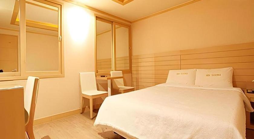 Sinyoung Motel Séoul Extérieur photo