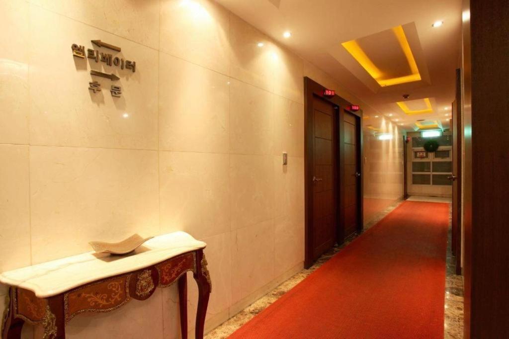 Sinyoung Motel Séoul Extérieur photo